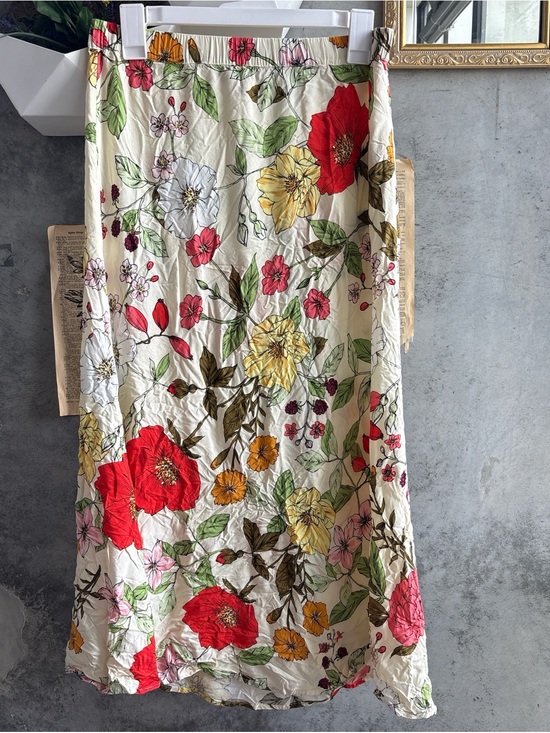 Philosophy Dresses & Skirts - Philosophy Cream Floral Skirt with Pink, Red & Green Accents
